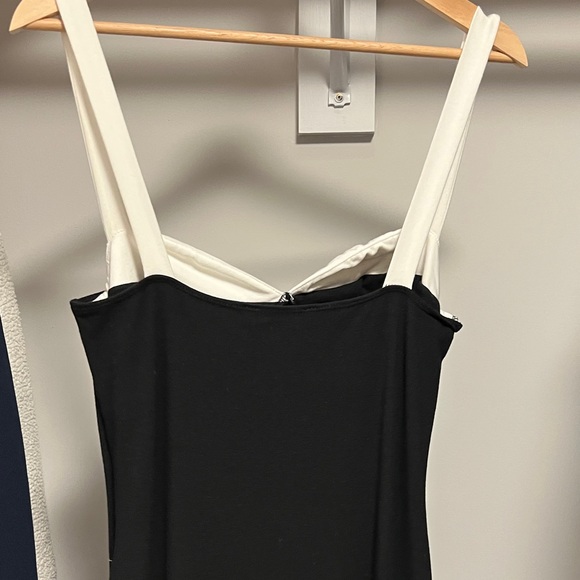 Reformation Black and White Dress - Picture 8 of 8